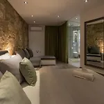 Rokos Superior Downtown - Comfortable With Private Bathrooms - Perfect Location For Exploring Diocletian's Palace And The Gastronomy Of Within Walking Distance Split