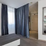 Rokos Superior Downtown - Comfortable With Private Bathrooms - Perfect Location For Exploring Diocletian's Palace And The Gastronomy Of Within Walking Distance Split