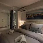 Rokos Superior Downtown - Comfortable With Private Bathrooms - Perfect Location For Exploring Diocletian's Palace And The Gastronomy Of Within Walking Distance Guest house