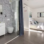 Rokos Superior Downtown - Comfortable With Private Bathrooms - Perfect Location For Exploring Diocletian's Palace And The Gastronomy Of Within Walking Distance 3*