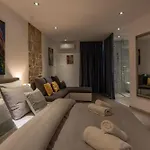 Rokos Superior Downtown - Comfortable With Private Bathrooms - Perfect Location For Exploring Diocletian's Palace And The Gastronomy Of Within Walking Distance 3*