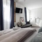 Rokos Superior Downtown - Comfortable With Private Bathrooms - Perfect Location For Exploring Diocletian's Palace And The Gastronomy Of Within Walking Distance