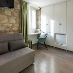 Rokos Superior Downtown - Comfortable With Private Bathrooms - Perfect Location For Exploring Diocletian's Palace And The Gastronomy Of Within Walking Distance Guest house
