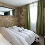Rokos Superior Downtown - Comfortable With Private Bathrooms - Perfect Location For Exploring Diocletian's Palace And The Gastronomy Of Within Walking Distance Split