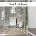 Rokos Superior Downtown - Comfortable With Private Bathrooms - Perfect Location For Exploring Diocletian's Palace And The Gastronomy Of Within Walking Distance Guest house