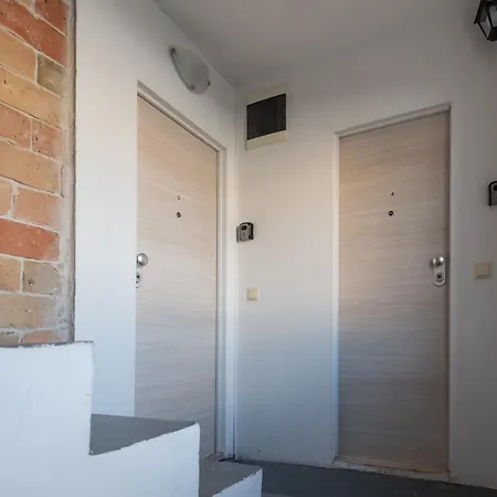 Rokos Superior Downtown - Comfortable With Private Bathrooms - Perfect Location For Exploring Diocletian's Palace And The Gastronomy Of Within Walking Distance Guest house Split