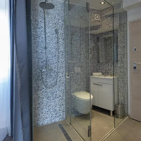 Rokos Superior Downtown - Comfortable With Private Bathrooms - Perfect Location For Exploring Diocletian's Palace And The Gastronomy Of Within Walking Distance