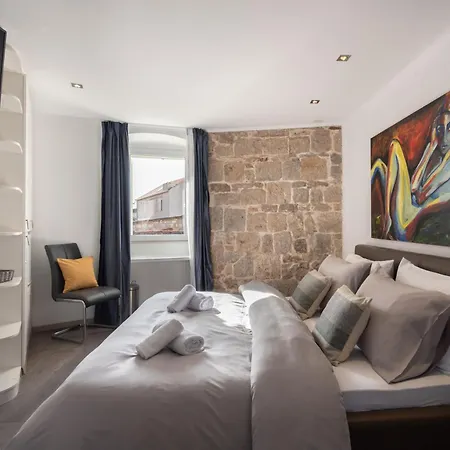 Rokos Superior Downtown - Comfortable With Private Bathrooms - Perfect Location For Exploring Diocletian's Palace And The Gastronomy Of Within Walking Distance Guest house Split