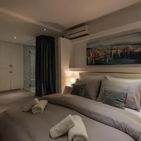 Guest house Rokos Superior Downtown - Comfortable With Private Bathrooms - Perfect Location For Exploring Diocletian's Palace And The Gastronomy Of Within Walking Distance *
