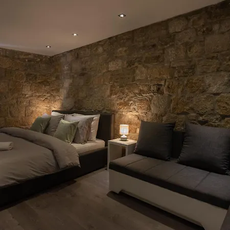 Rokos Superior Downtown - Comfortable With Private Bathrooms - Perfect Location For Exploring Diocletian's Palace And The Gastronomy Of Within Walking Distance Guest house Split