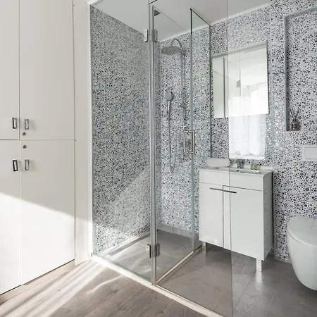 Rokos Superior Downtown - Comfortable With Private Bathrooms - Perfect Location For Exploring Diocletian's Palace And The Gastronomy Of Within Walking Distance Split