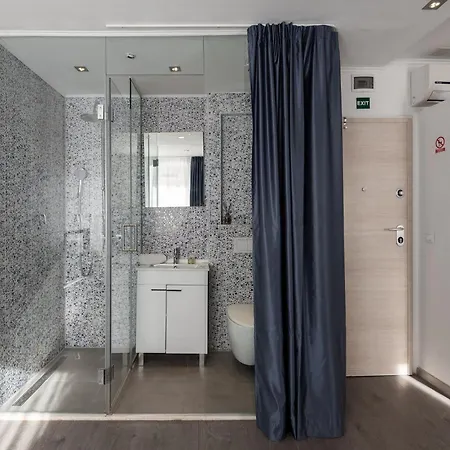 Rokos Superior Downtown - Comfortable With Private Bathrooms - Perfect Location For Exploring Diocletian's Palace And The Gastronomy Of Within Walking Distance Guest house Split