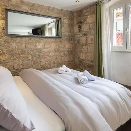 Rokos Superior Downtown - Comfortable With Private Bathrooms - Perfect Location For Exploring Diocletian's Palace And The Gastronomy Of Within Walking Distance Guest house Split