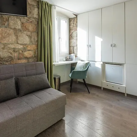 Rokos Superior Downtown - Comfortable With Private Bathrooms - Perfect Location For Exploring Diocletian's Palace And The Gastronomy Of Within Walking Distance Vendégház