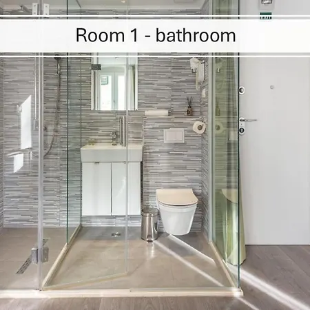 Rokos Superior Downtown - Comfortable With Private Bathrooms - Perfect Location For Exploring Diocletian's Palace And The Gastronomy Of Within Walking Distance Vendégház
