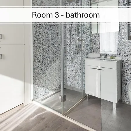 Rokos Superior Downtown - Comfortable With Private Bathrooms - Perfect Location For Exploring Diocletian's Palace And The Gastronomy Of Within Walking Distance 3* Split